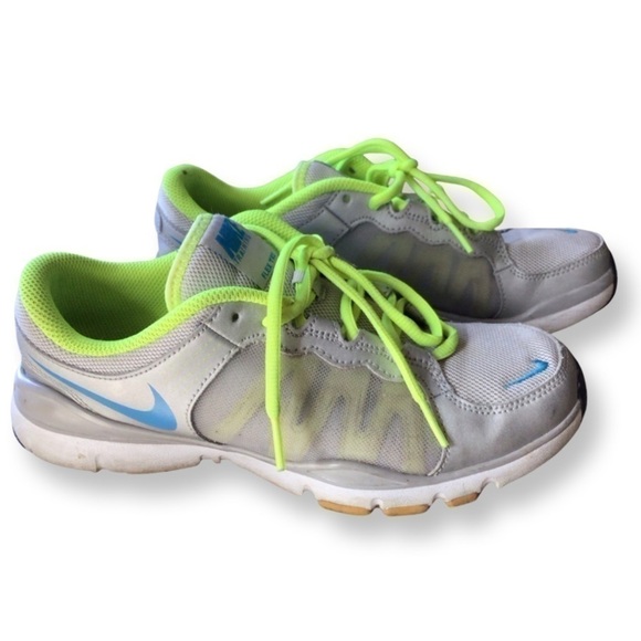 NIKE Athletic Running Shoes - Picture 3 of 12